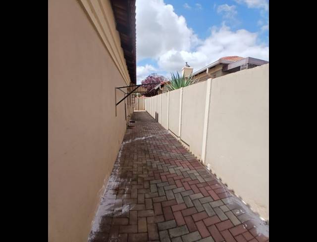 3 BEDROOM HOUSE FOR SALE IN HEATHERVIEW